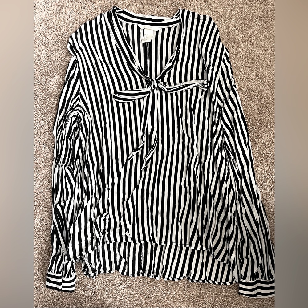 H&M Striped Black and White Shirt
